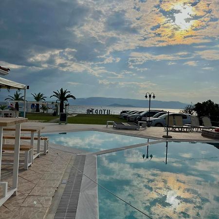 קאבוס Umbrella Beach Apartments מראה חיצוני תמונה
