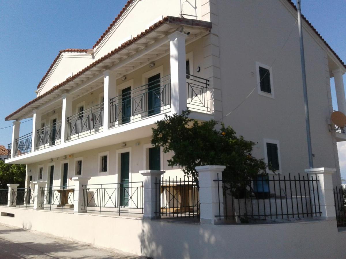 קאבוס Umbrella Beach Apartments מראה חיצוני תמונה