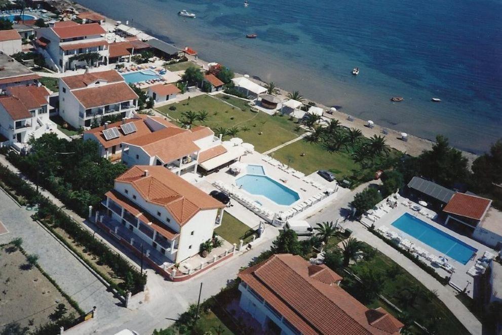 קאבוס Umbrella Beach Apartments מראה חיצוני תמונה