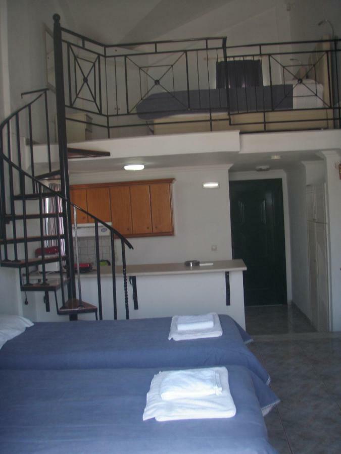 קאבוס Umbrella Beach Apartments מראה חיצוני תמונה