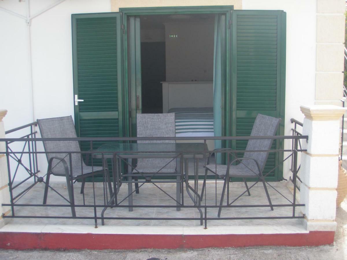 קאבוס Umbrella Beach Apartments מראה חיצוני תמונה