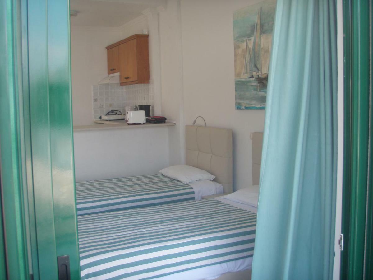 קאבוס Umbrella Beach Apartments מראה חיצוני תמונה