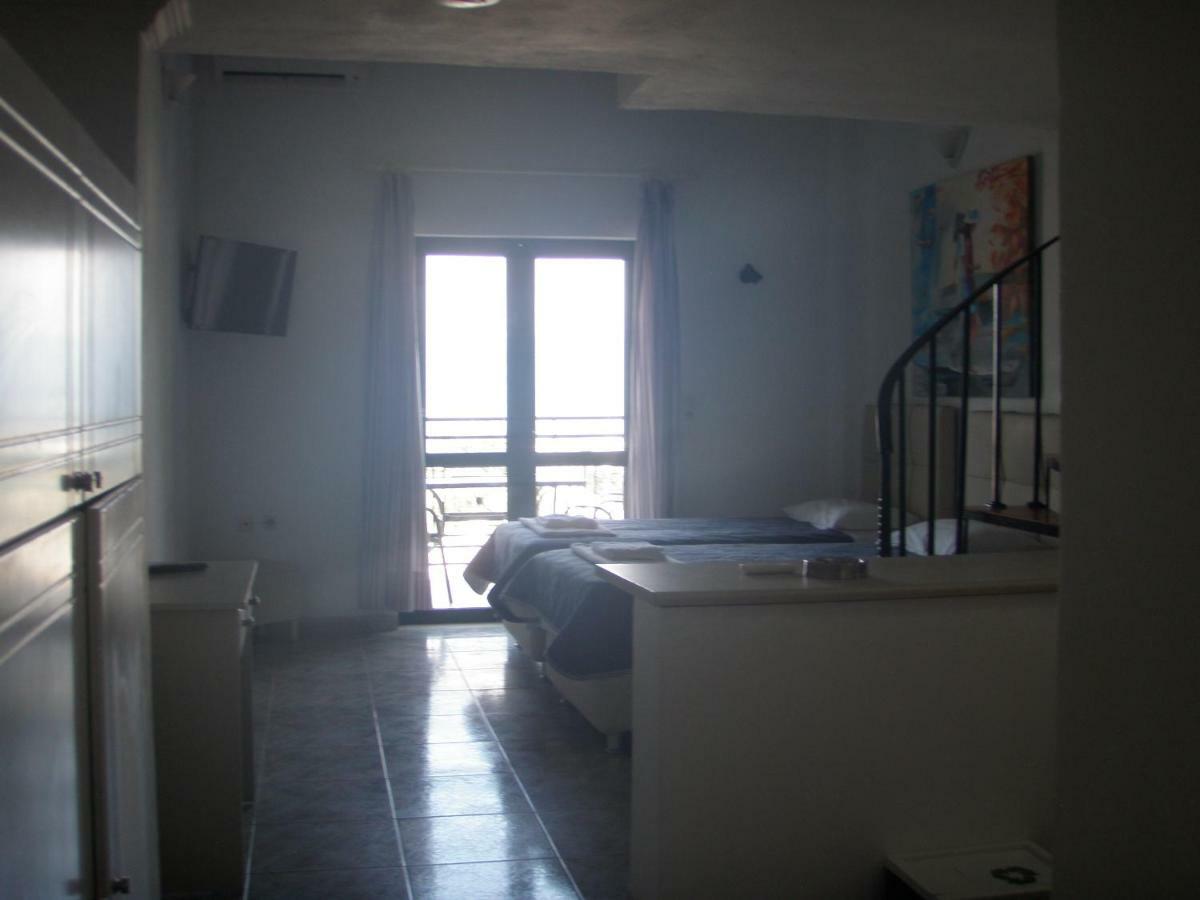 קאבוס Umbrella Beach Apartments מראה חיצוני תמונה