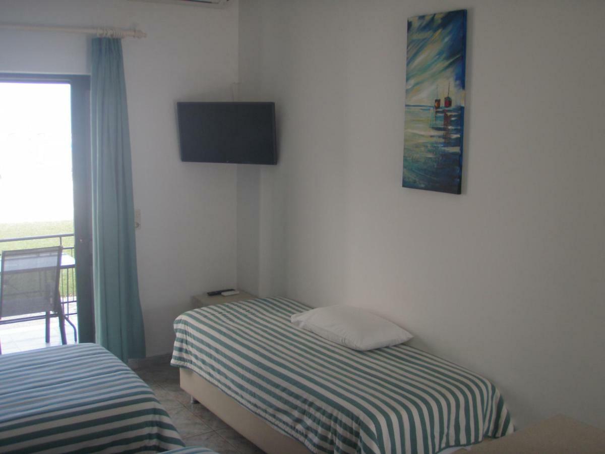 קאבוס Umbrella Beach Apartments מראה חיצוני תמונה